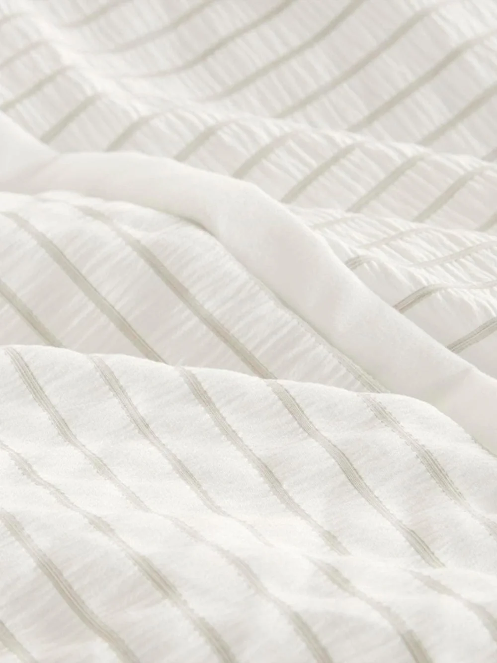 Beautyrest 3 Piece Striped Seersucker Queen Duvet Cover Set BR12-3842